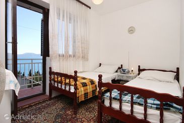 Bedroom Podaca, Bedroom u smještaju tipa room, dopusteni kucni ljubimci i WIFI.