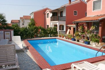 Property - Apartments 7010 Property Cancini (Poreč) - Accommodation 7010 - Apartments with pebble beach.