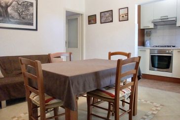 Dining room Umag, Dining room u smještaju tipa apartment, dostupna klima.