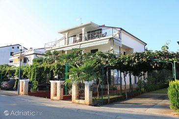 Property - Apartments 7094 Property Umag (Umag) - Accommodation 7094 - Apartments with sandy beach.