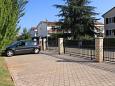 Parking lot - Apartments 7114 Parking lot Umag (Umag) - Accommodation 7114 - Apartments with sandy beach.