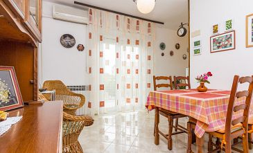Jídelna Medulin, Jídelna u smještaju tipa apartment, dostupna klima i WIFI.