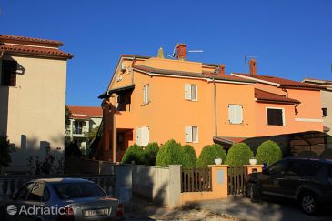 Property - Apartments 7242 Property Banjole (Pula) - Accommodation 7242 - Apartments with pebble beach.