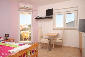 Jídelna Fažana, Jídelna u smještaju tipa studio-apartment, WIFI.