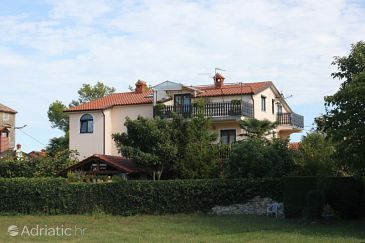 Property - Apartments 7334 Property Bašanija (Umag) - Accommodation 7334 - Apartments with pebble beach.