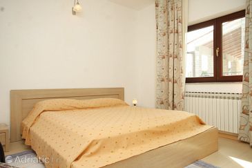 Bedroom Valbandon, Bedroom u smještaju tipa room, dopusteni kucni ljubimci.