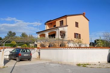 Property - Apartments 7368 Property Štinjan (Pula) - Accommodation 7368 - Apartments with pebble beach.