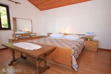 Bedroom Brseč, Bedroom u smještaju tipa room, dopusteni kucni ljubimci i WIFI.