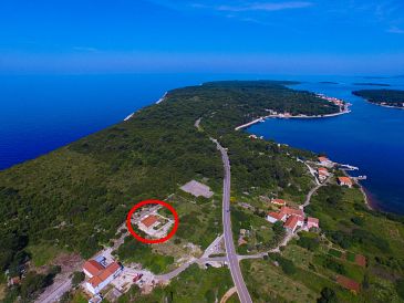 Property Veli Rat, Dugi otok, Property 8096 - Vacation Rentals with rocky beach.