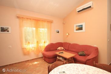 Living room Brbinj, Living room u smještaju tipa apartment, dostupna klima, dopusteni kucni ljubimci i WIFI.