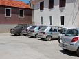 Parking lot - Apartments 8185 Parking lot Sali (Dugi otok) - Accommodation 8185 - Apartments with pebble beach.