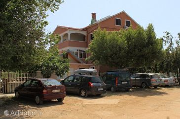 Property - Apartments 8253 Property Kukljica (Ugljan) - Accommodation 8253 - Apartments near sea with pebble beach.