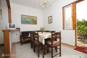 Dining room Kukljica, Dining room u smještaju tipa apartment, WIFI.