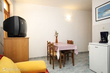 Dining room Kukljica, Dining room u smještaju tipa apartment, dostupna klima, dopusteni kucni ljubimci i WIFI.