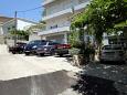 Parking lot - Apartments 8334 Parking lot Omiš (Omiš) - Accommodation 8334 - Apartments near sea with pebble beach.