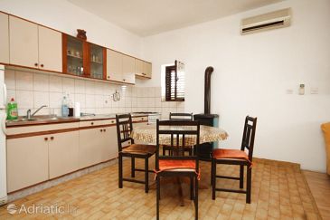 Dining room Neviđane, Dining room u smještaju tipa studio-apartment, dostupna klima i WIFI.