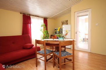 Dining room Ždrelac, Dining room u smještaju tipa apartment, dostupna klima.