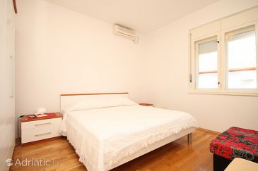 Room S-8420-b - Apartments and Rooms Ugljan (Ugljan) - 8420