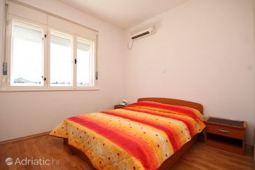 Room S-8420-d - Apartments and Rooms Ugljan (Ugljan) - 8420