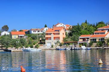Property - Apartments 8470 Property Lukoran (Ugljan) - Accommodation 8470 - Apartments near sea with pebble beach.