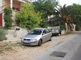 Parking lot Rukavac, Vis, Parking lot 8489 - Apartments with pebble beach.