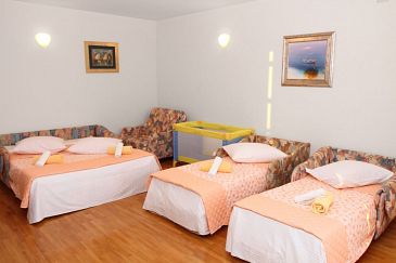 Apartment A-8677-e - Apartments Podstrana (Split) - 8677