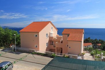Property - Apartments and Rooms 8734 Property Ivan Dolac (Hvar) - Accommodation 8734 - Apartments and Rooms with pebble beach.