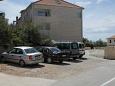 Parking lot - Apartments 8794 Parking lot Hvar (Hvar) - Accommodation 8794 - Apartments with pebble beach.