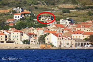 Property - Apartments and Rooms 8844 Property Komiža (Vis) - Accommodation 8844 - Apartments and Rooms with pebble beach.
