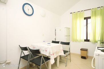 Dining room Rukavac, Dining room u smještaju tipa apartment, dostupna klima i WIFI.