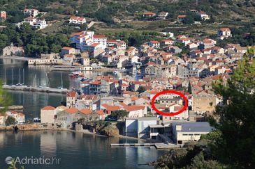 Property - Apartments 8860 Property Komiža (Vis) - Accommodation 8860 - Apartments near sea with pebble beach.