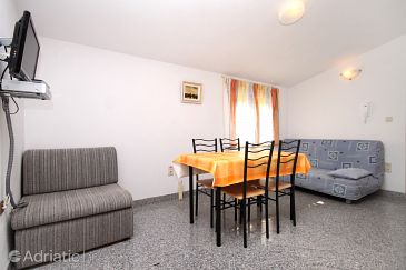 Dining room Kaštel Štafilić, Dining room u smještaju tipa apartment, WIFI.