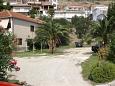 Parking lot - Apartments 9435 Parking lot Sumpetar (Omiš) - Accommodation 9435 - Apartments near sea with pebble beach.