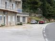 Parking lot - Rooms 954 Parking lot Marušići (Omiš) - Accommodation 954 - Rooms with pebble beach.